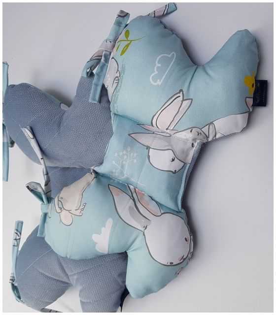 Poduszka Motylek Cut Hares z velvet dusty blue pikowany caro