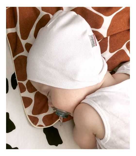 Bawełniana czapeczka niemowlęca - Czysta Biel