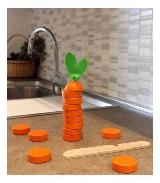 Drewniana gra zręcznościowa Posiekaj marchewkę 5l+ MILANIWOOD