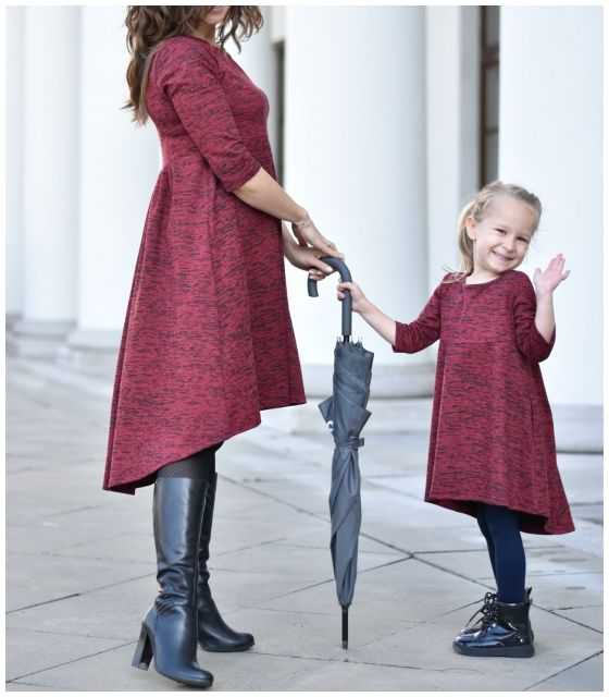 Komplet sukienek dla mamy i córki z przedłużanym tyłem burgund 