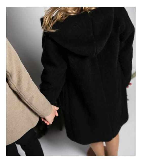 Czarny płaszcz dla dziewczynki z kapturem alpaka