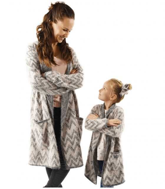 włochacze długie swetry dla mamy i córki szary z delikatnym różem
