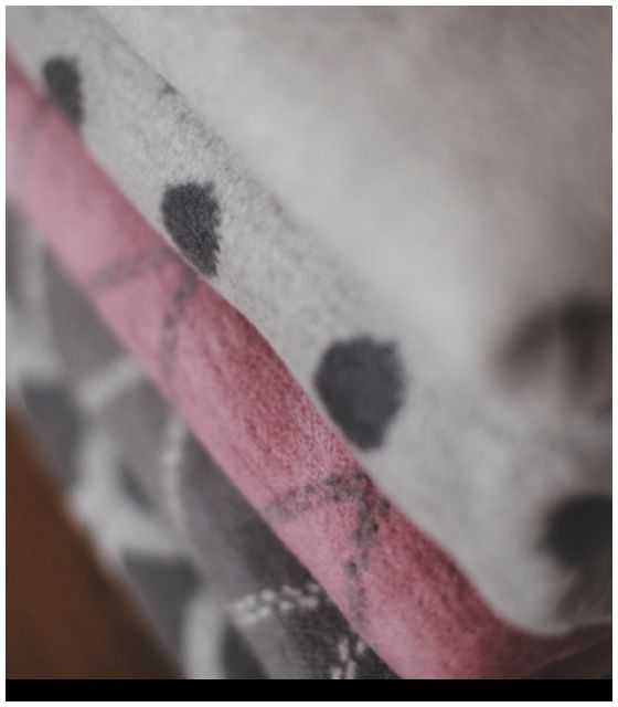 Koc bawełniany 75 x 100 cm Grochy różowe jasne z ekri