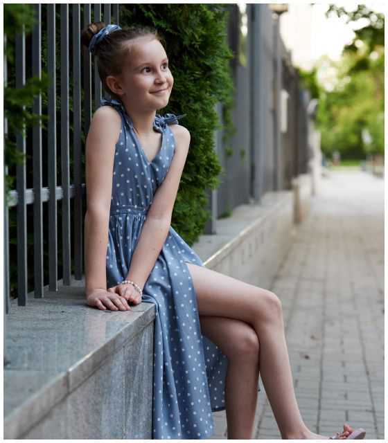 letnia sukienka dla dziewczynki z wiązanymi ramiączkami - BLUE SKY