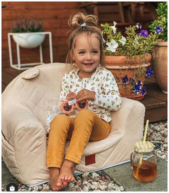 Fotelik dla dziecka kremowy pikowany velvet