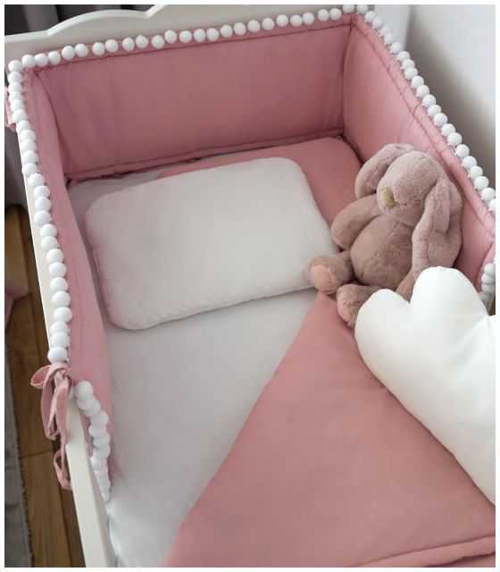 Ochraniacz do łóżeczka - Sepia Rose z pomponikami
