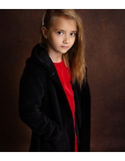 Czarny płaszcz dla dziewczynki z kapturem alpaka