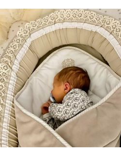 Kokon niemowlęcy kremowy pikowany velvet z koronką