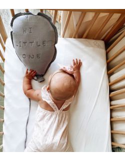 Hi Little One - Poduszka dekoracyjna z organicznego oddychającego BIO muślinu BALOON STRAWBERRY