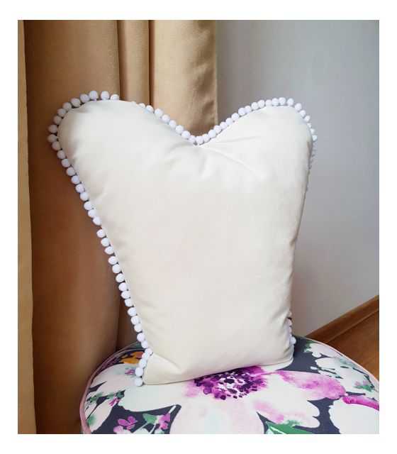 poduszka dekoracyjna w kształcie serca kremowa