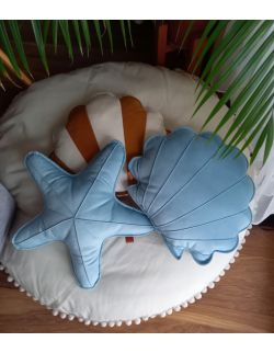 poduszki morskie dekoracyjne w kształcie rozgwiazdy i muszli