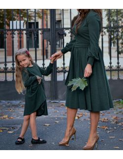 sukienki dla mamy i córki rozkloszowane z paskiem zielone
