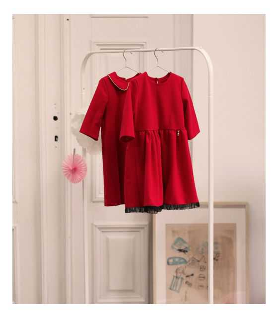 Sukienka odcinana w talii z falbanką MARY | czerwony