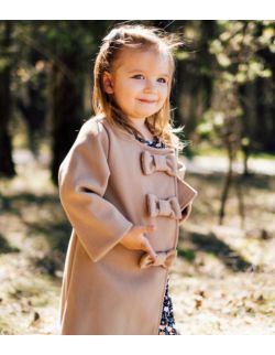 Lekki brązowy płaszcz z kokardkami Meg dla dziewczynki
