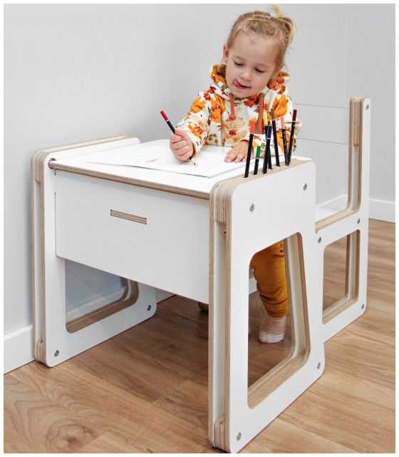 Biurko ze sklejki dla małego dziecka – MAJA