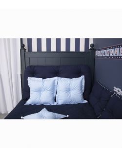 Poduszka na łóżko pikowana guzikami z falbankami błękitna
